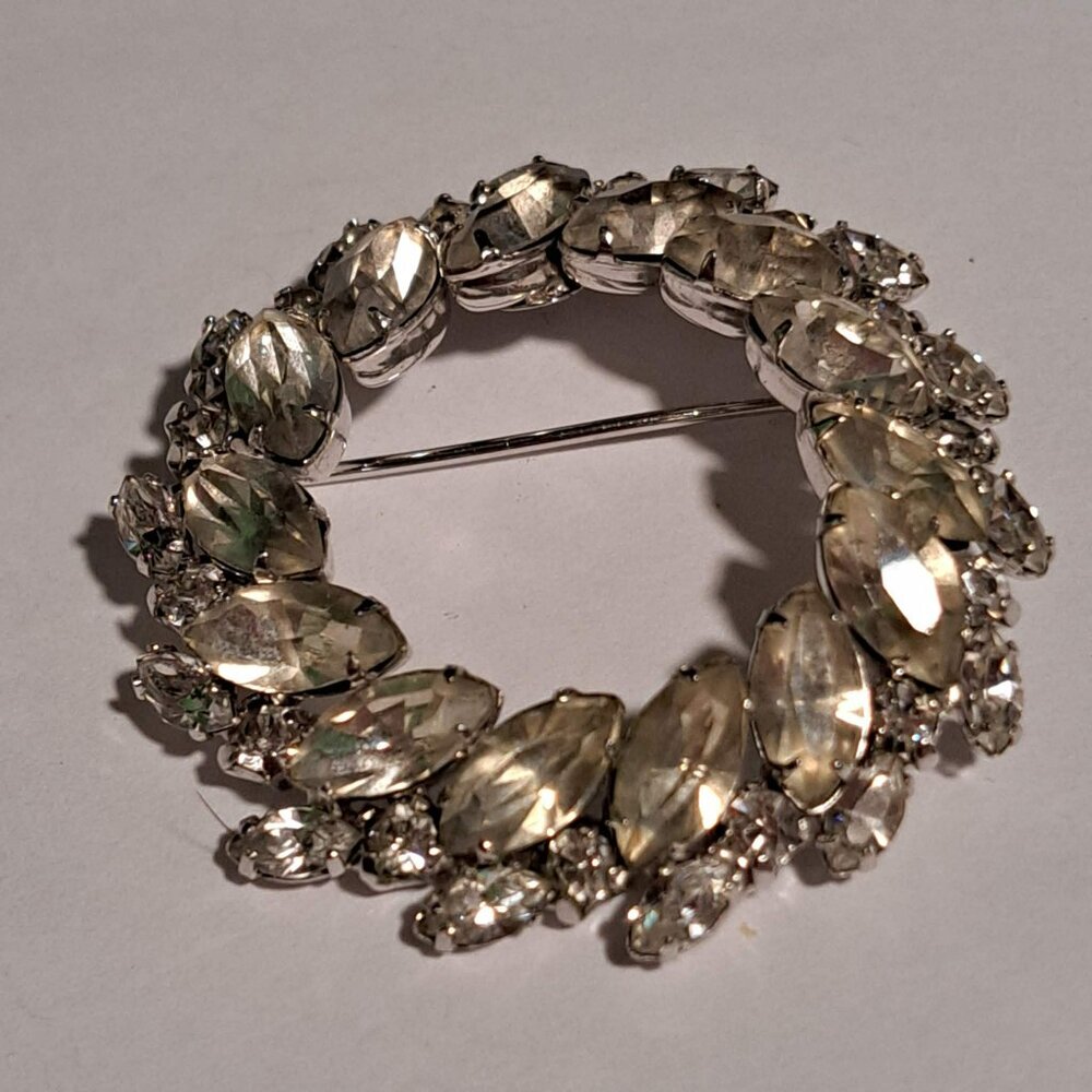 Jay Flex sterling circular wreath brooch vintage and beautiful
